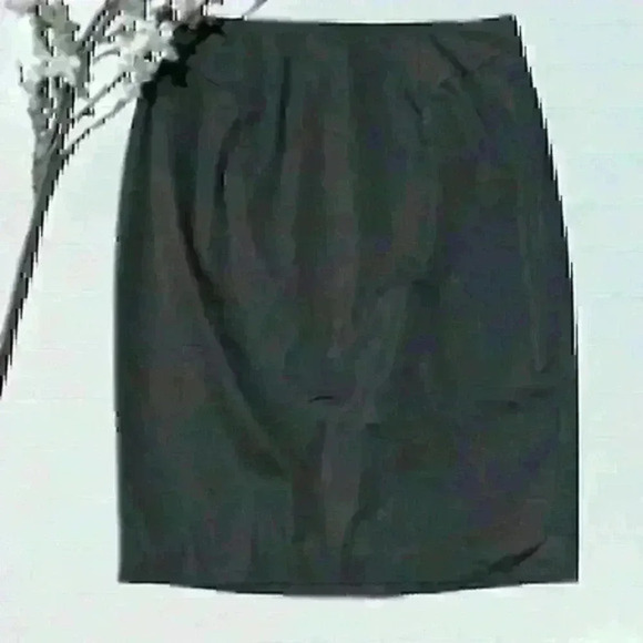 Ann Taylor Black Pencil Skirt 10 Petite - Picture 1 of 2